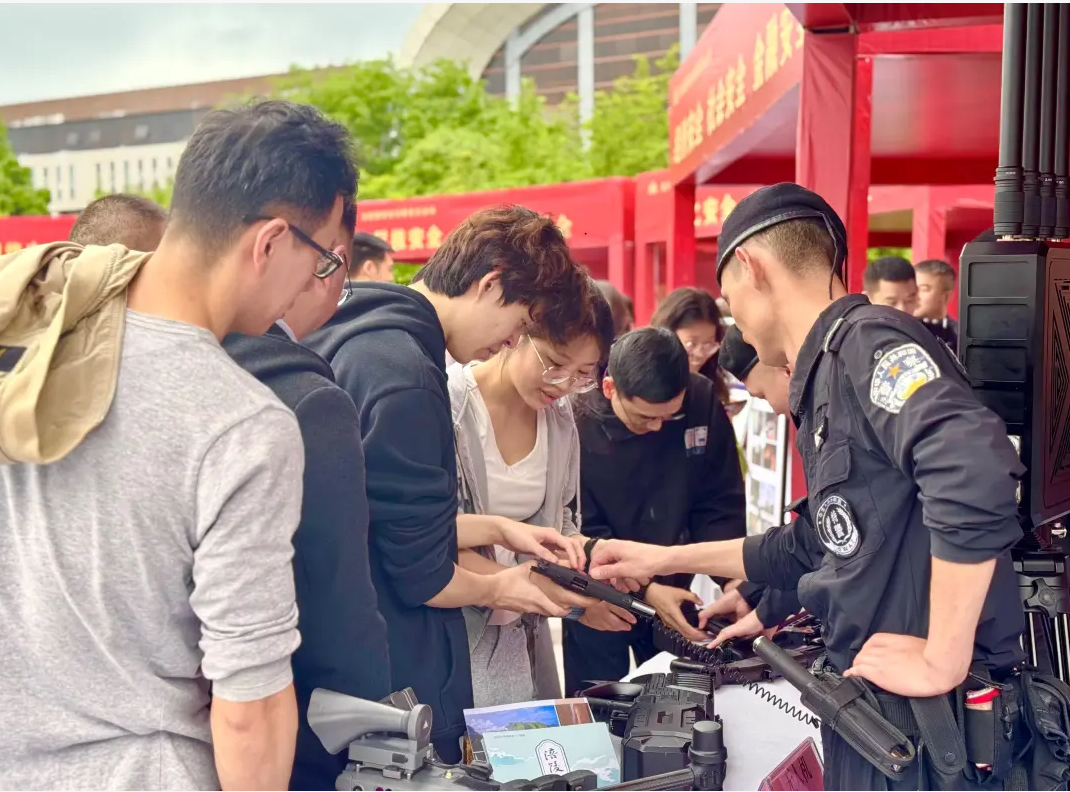 第十一个全民国家安全教育日：沉浸式“硬核”宣传进校园，青春力量共筑国安防线